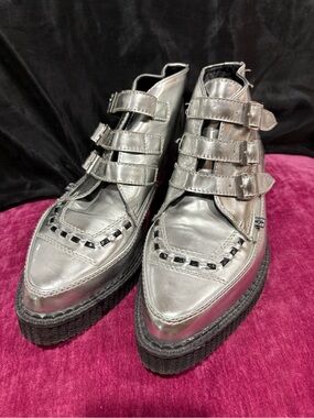 TUK- Women's Metallic Silver Lace-Up Buckle Boots/Creepers